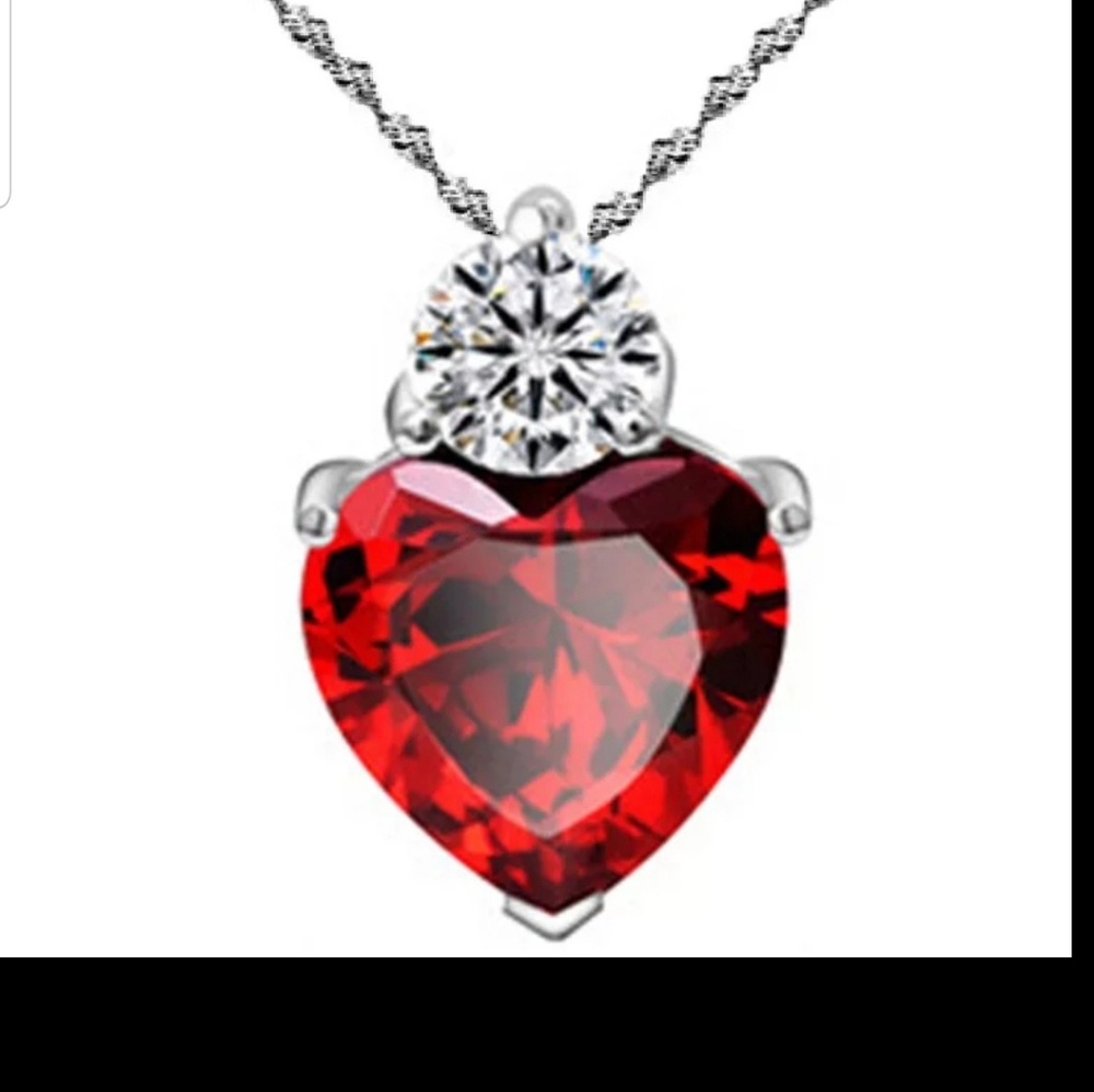 Heart pedant necklace